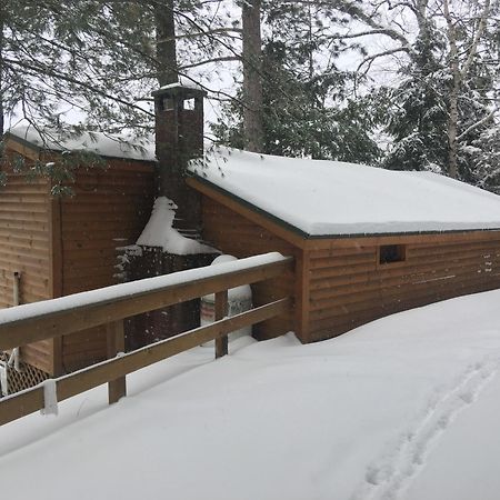 Motel Long Lake And Cottages Bagian luar foto