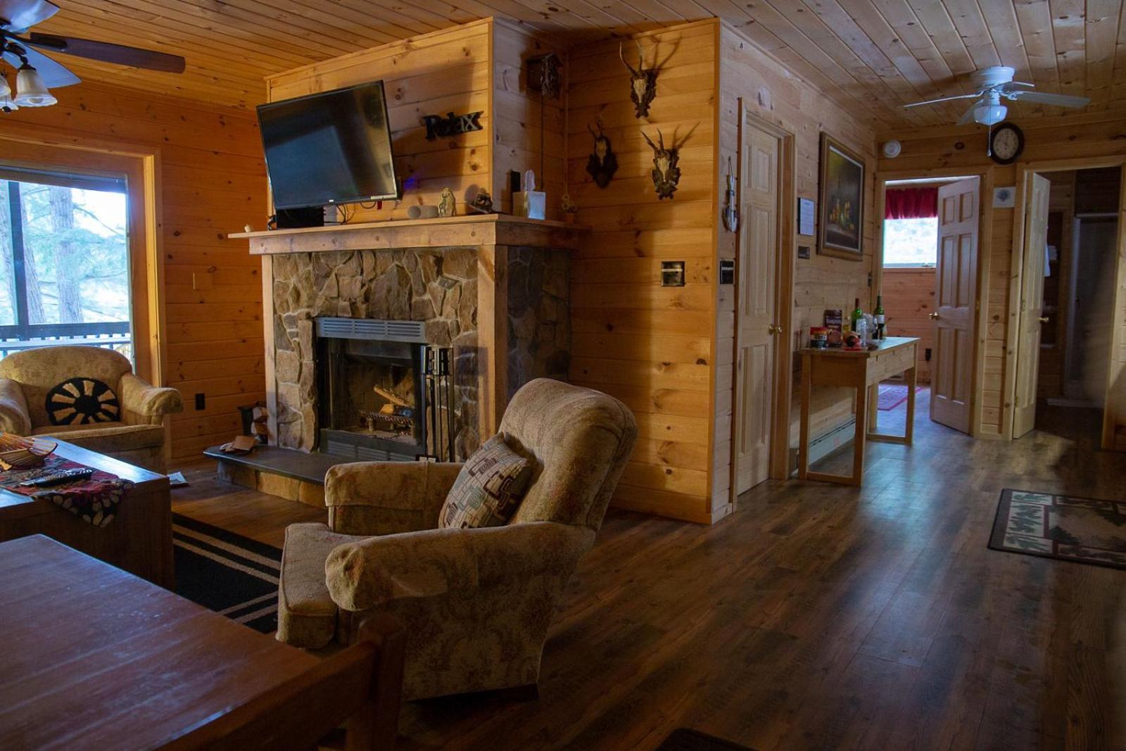 Motel Long Lake And Cottages Bagian luar foto
