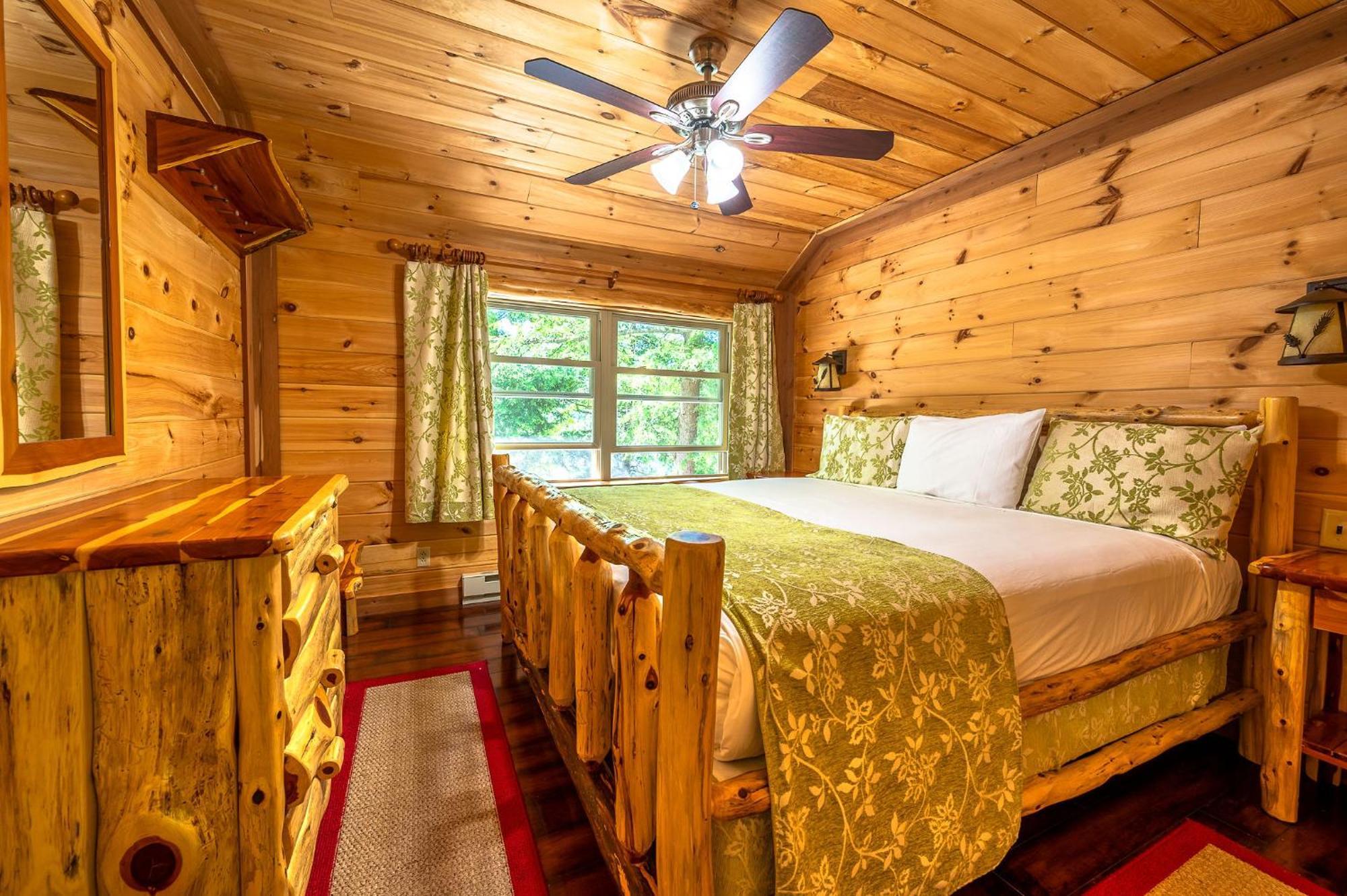 Motel Long Lake And Cottages Bagian luar foto