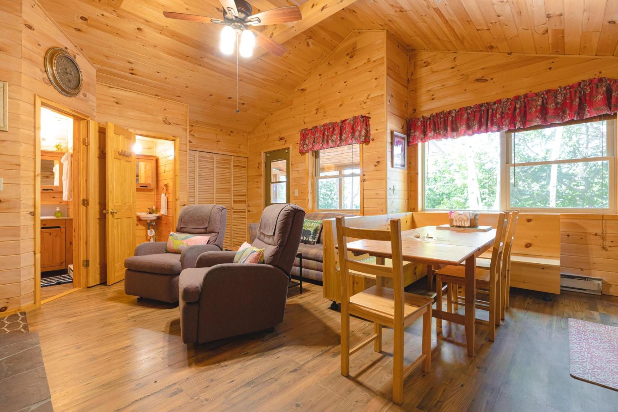 Motel Long Lake And Cottages Bagian luar foto