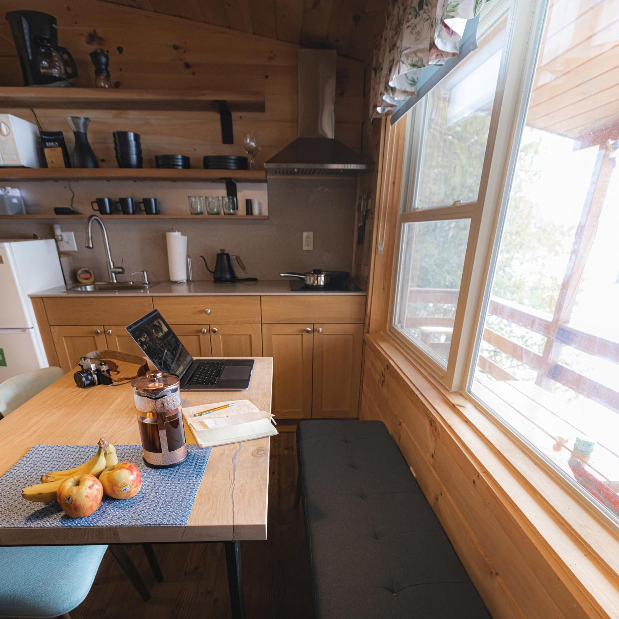 Motel Long Lake And Cottages Bagian luar foto