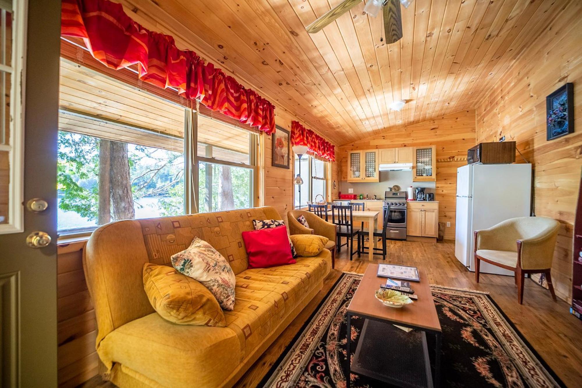 Motel Long Lake And Cottages Bagian luar foto