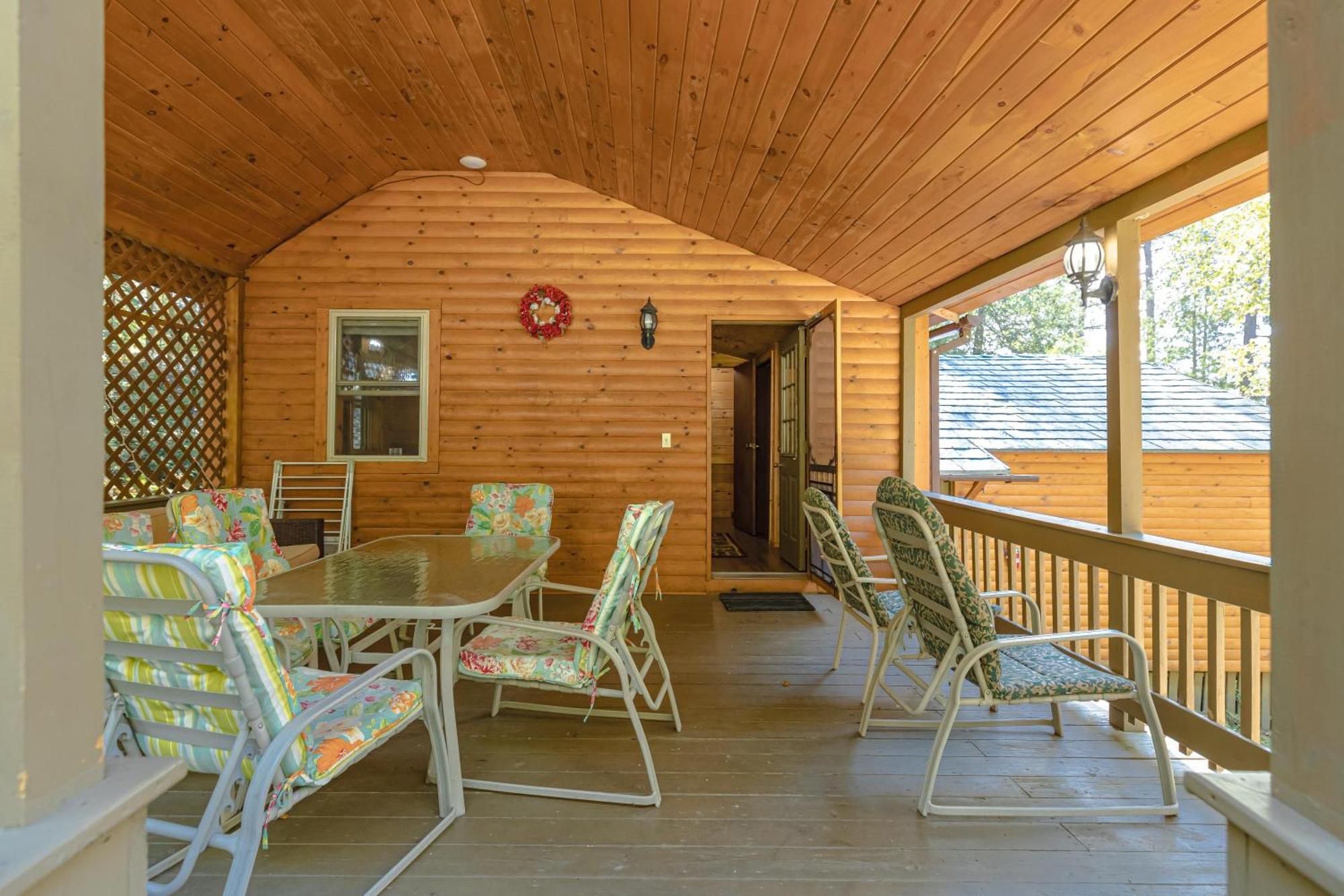 Motel Long Lake And Cottages Bagian luar foto