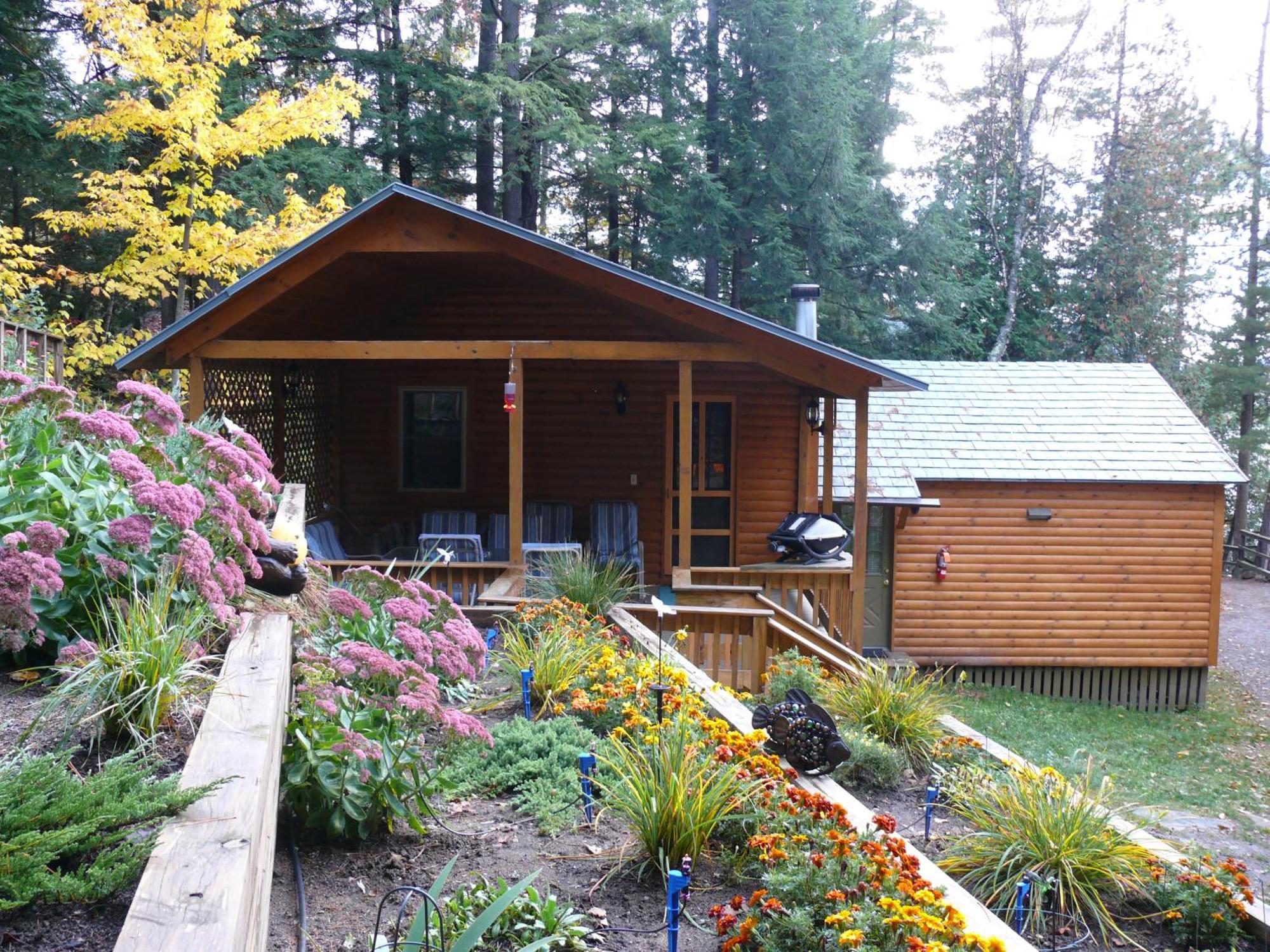 Motel Long Lake And Cottages Bagian luar foto