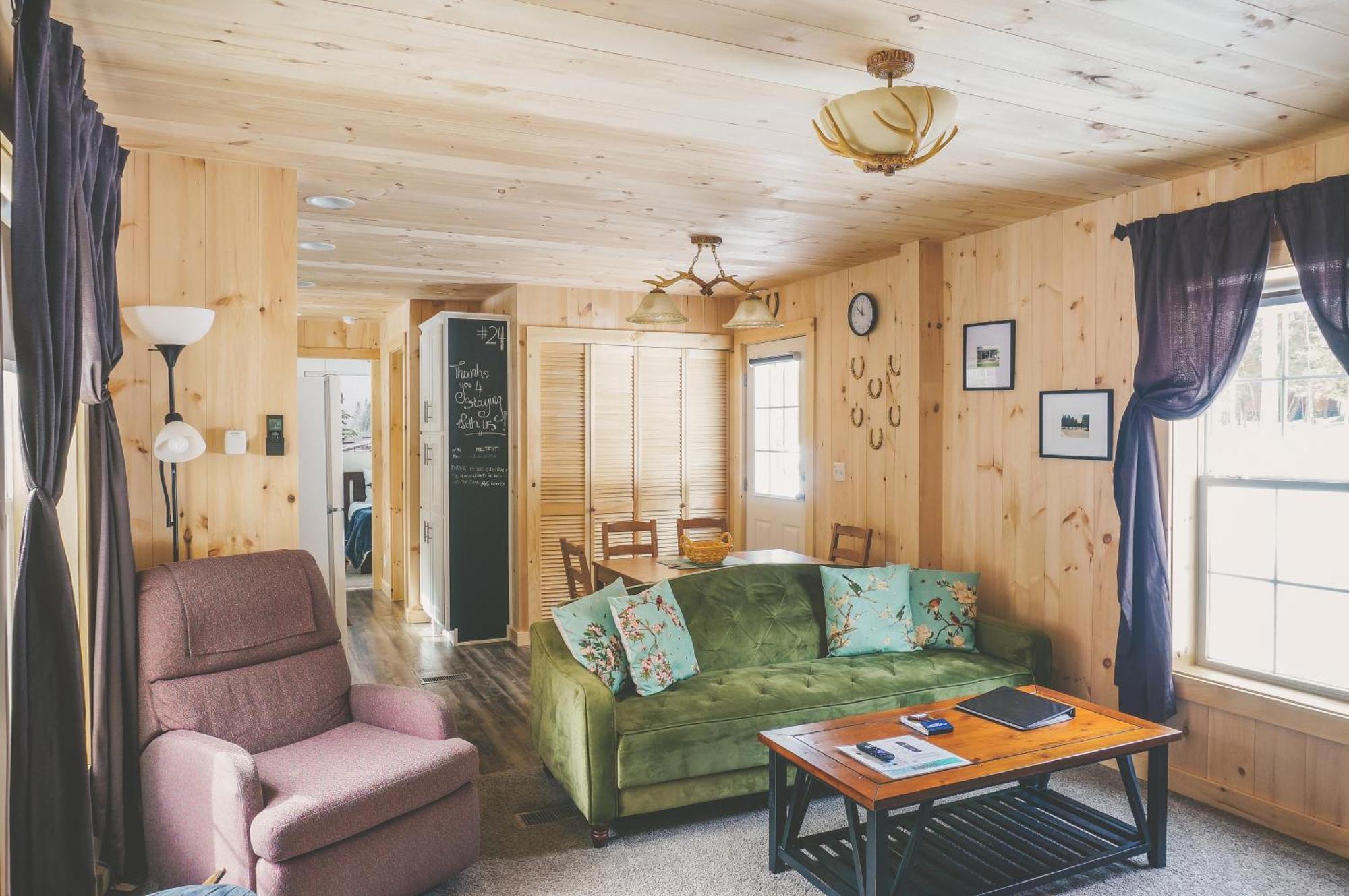 Motel Long Lake And Cottages Bagian luar foto